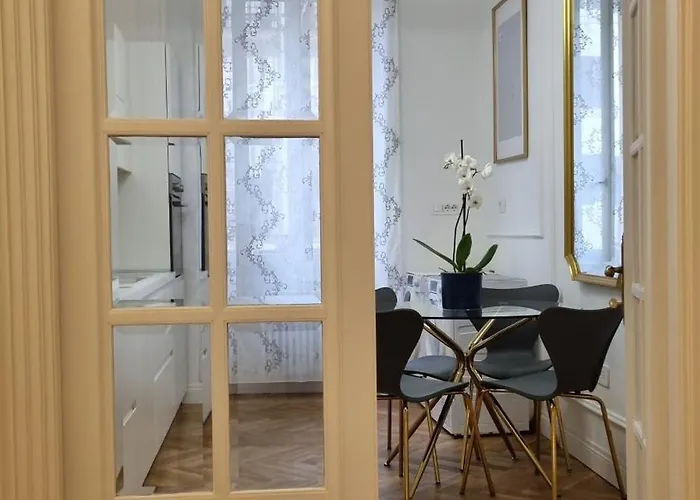 Beautiful San Pietro Apartment *